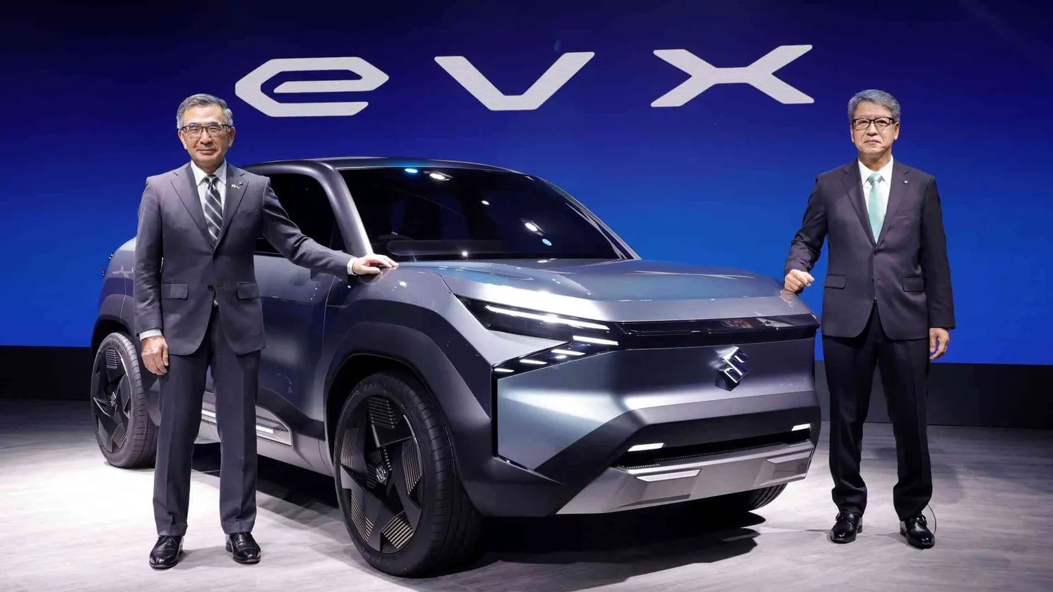 Suzuki apre all'elettrico (ma non abbandona affatto il termico)