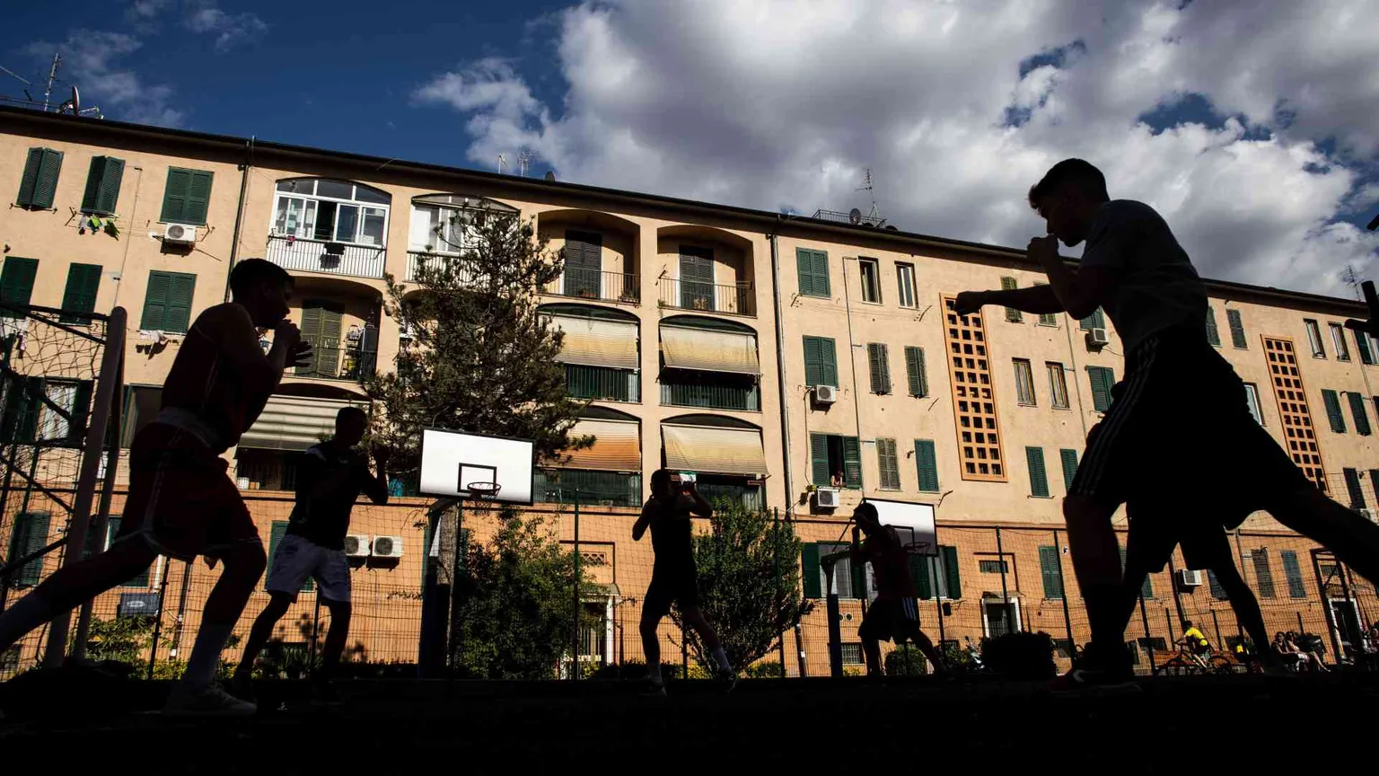 Ai bordi di periferia con la logica della fiducia: ecco l'altra Roma