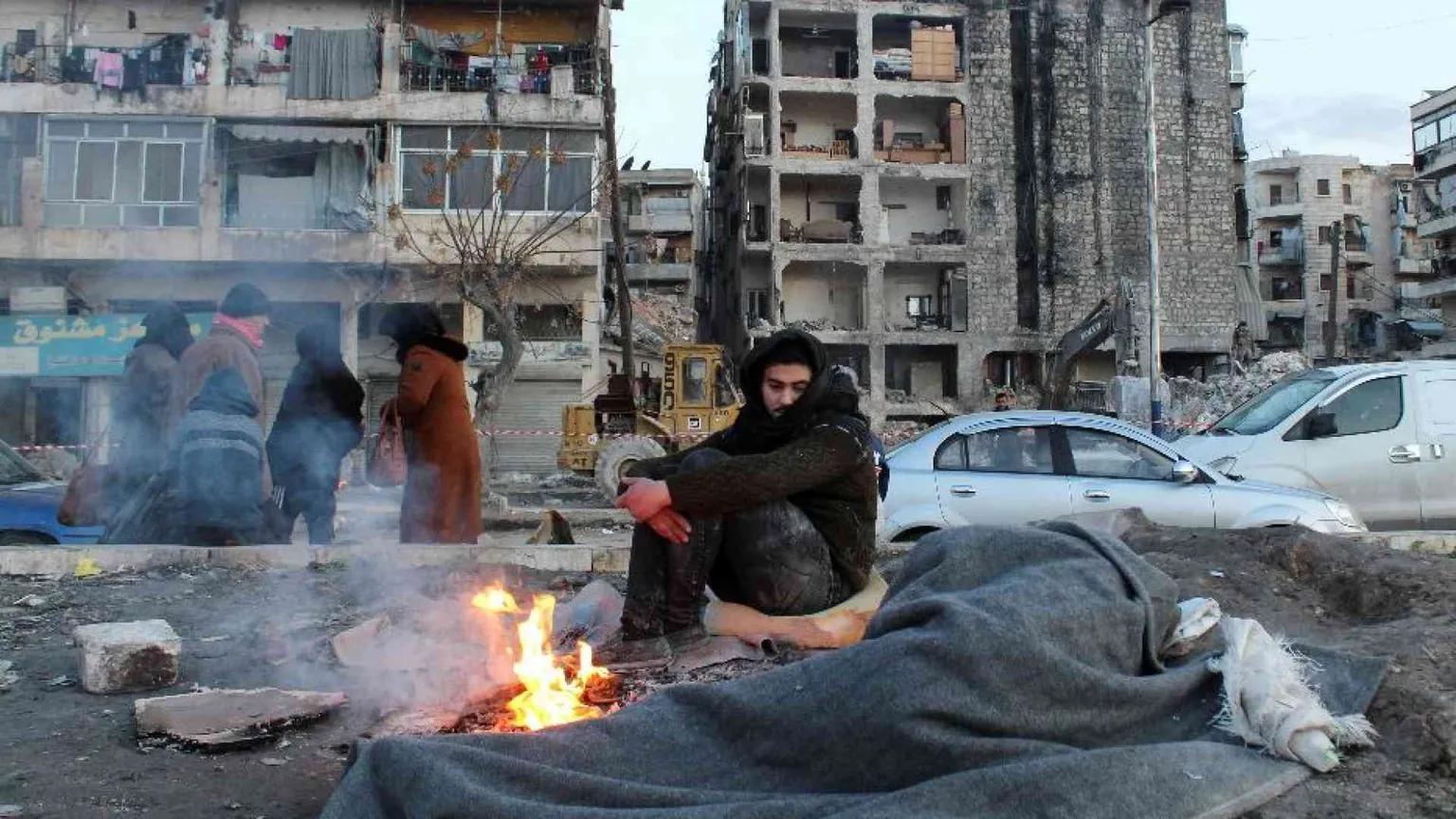 Sisma, oltre 11.200 morti. Bambini salvi dopo più di 50 ore