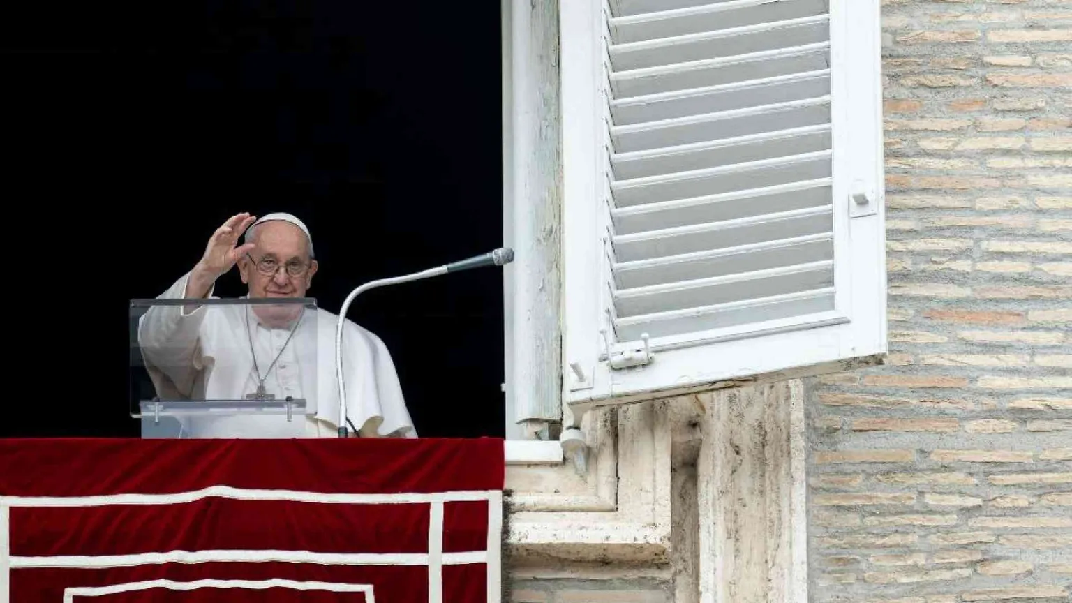 Il Papa: rispondere al male con il bene. L'amore trasforma i conflitti