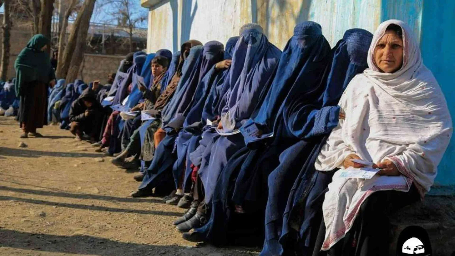 «Ci hanno tolto il lavoro, non il coraggio. Ma il silenzio ci disarma»