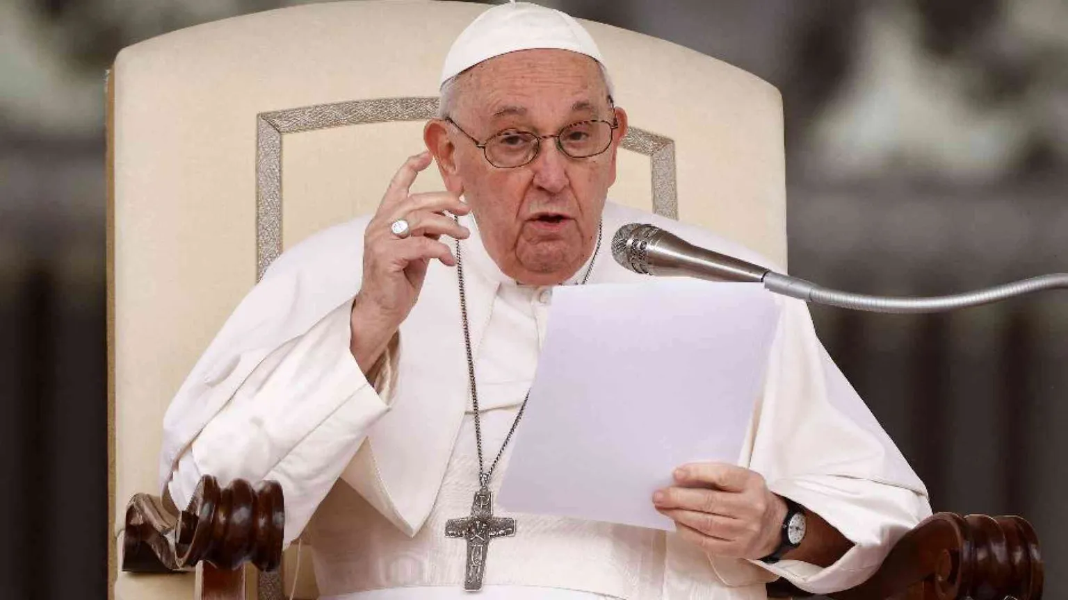 Il Papa: I’amore di Dio è per tutti. E ringrazia le donne