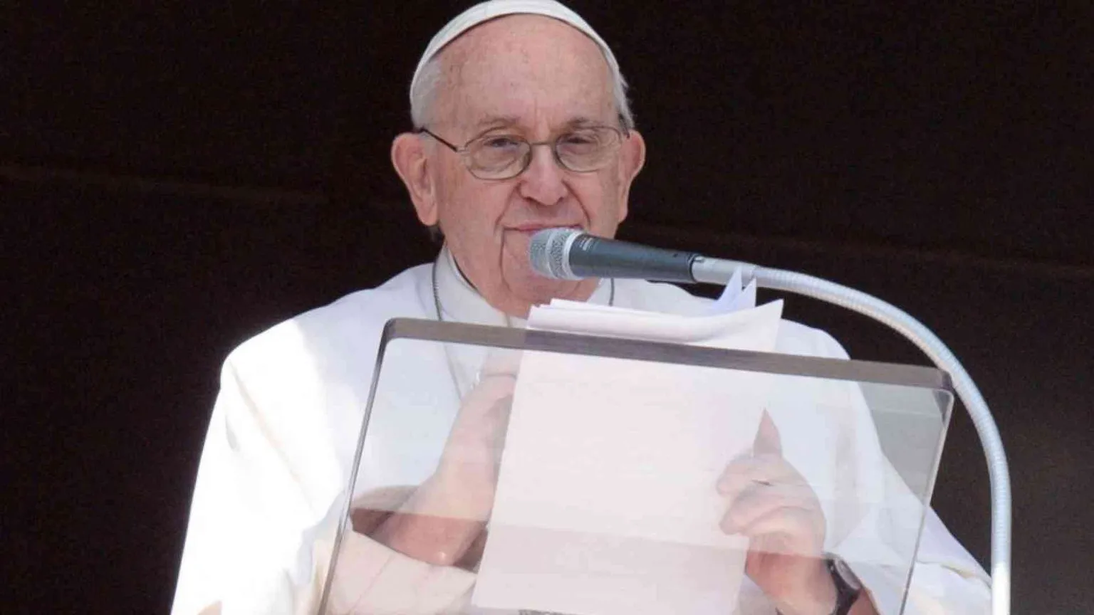 Papa Francesco: «Non dimenticare l'Ucraina martoriata»