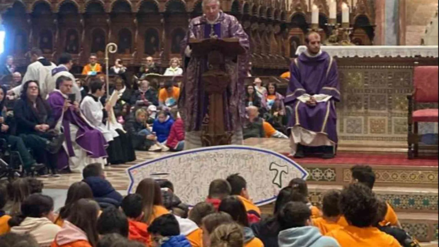 Da Venezia ad Assisi, così San Francesco attrae i giovanissimi