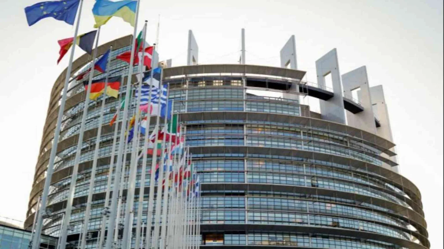Il blitz politico dell’Europarlamento: «condanna» all’Italia sulle coppie gay