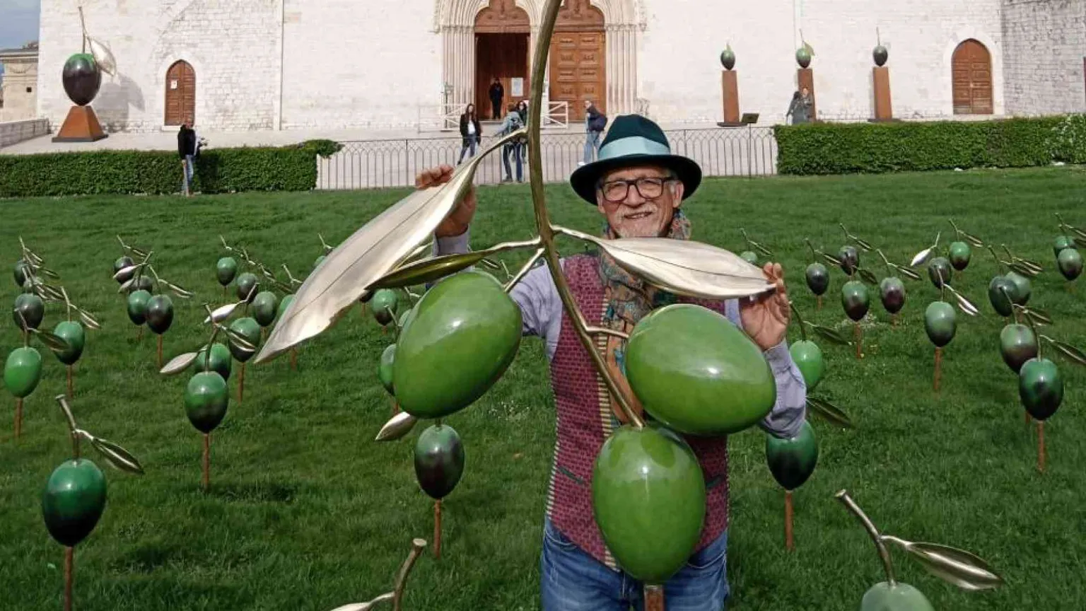 Germinazione della pace, ad Assisi installazione scultorea di Giuseppe Carta