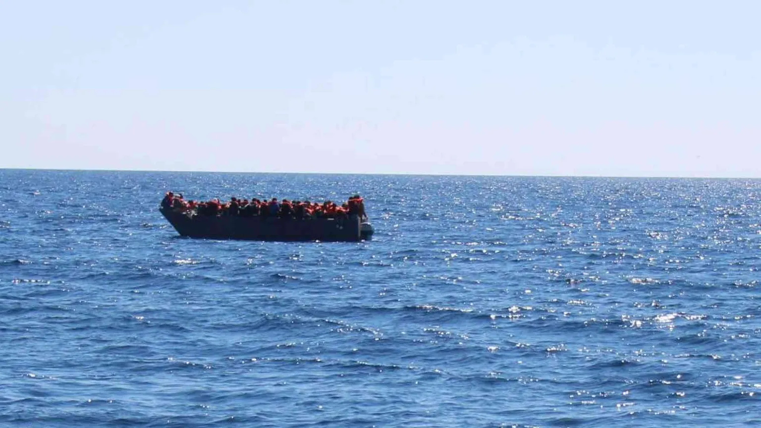 Naufragio davanti alla Tunisia, almeno 30 dispersi