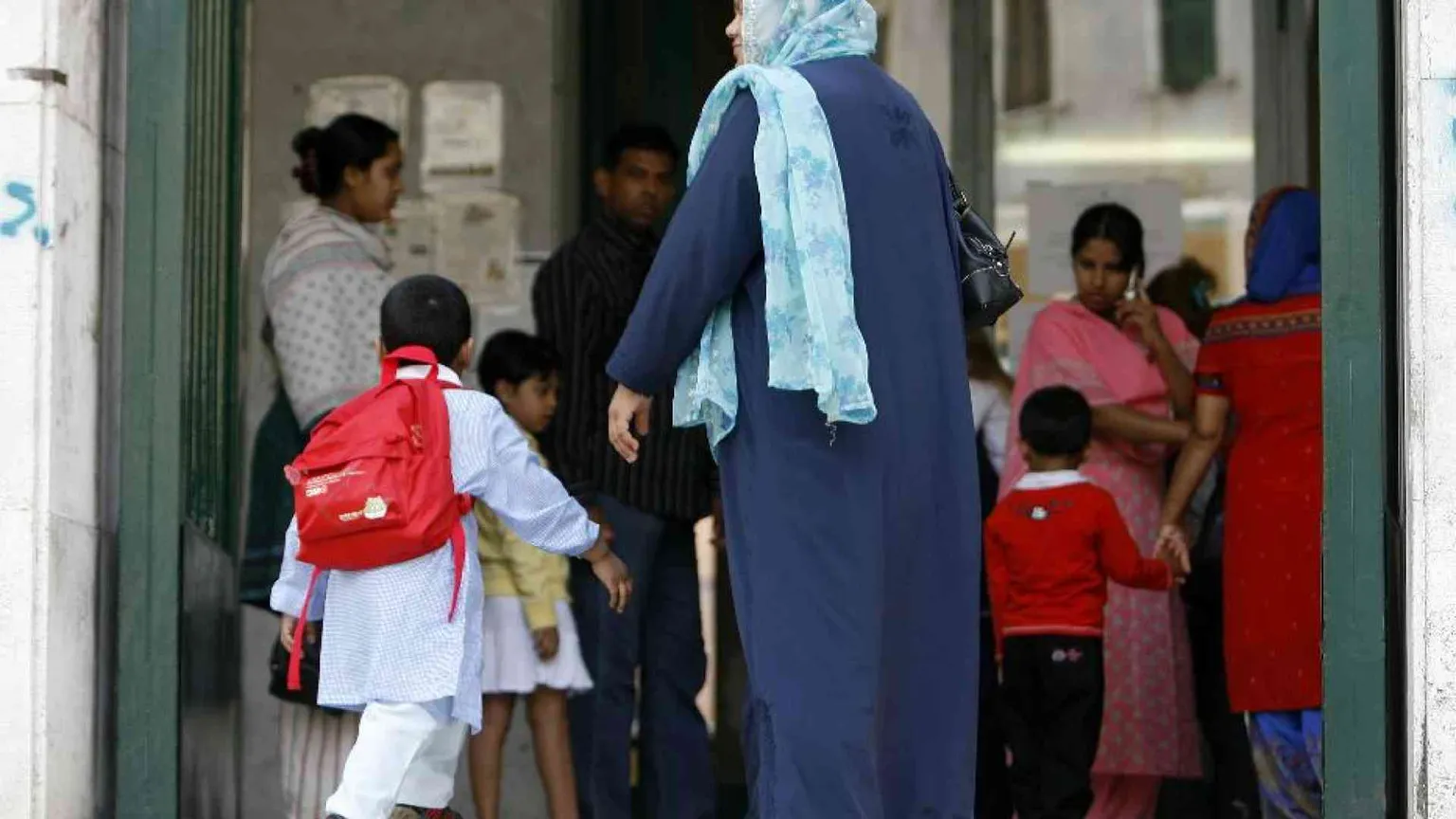 Perché la demografia italiana ha bisogno di figli e di immigrati