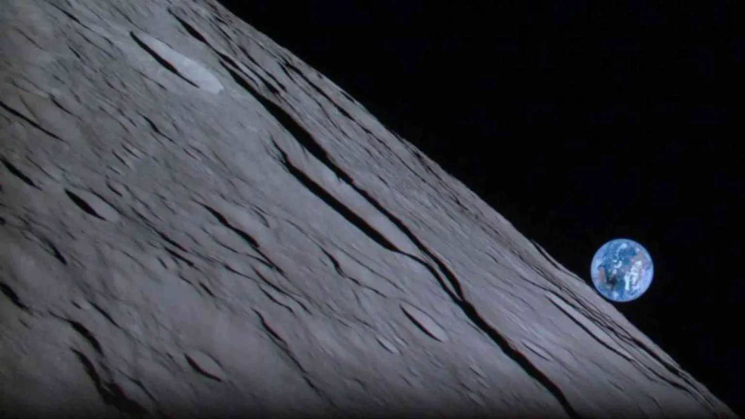 La sonda fallisce l'allunaggio. Ma ci regala una foto memorabile