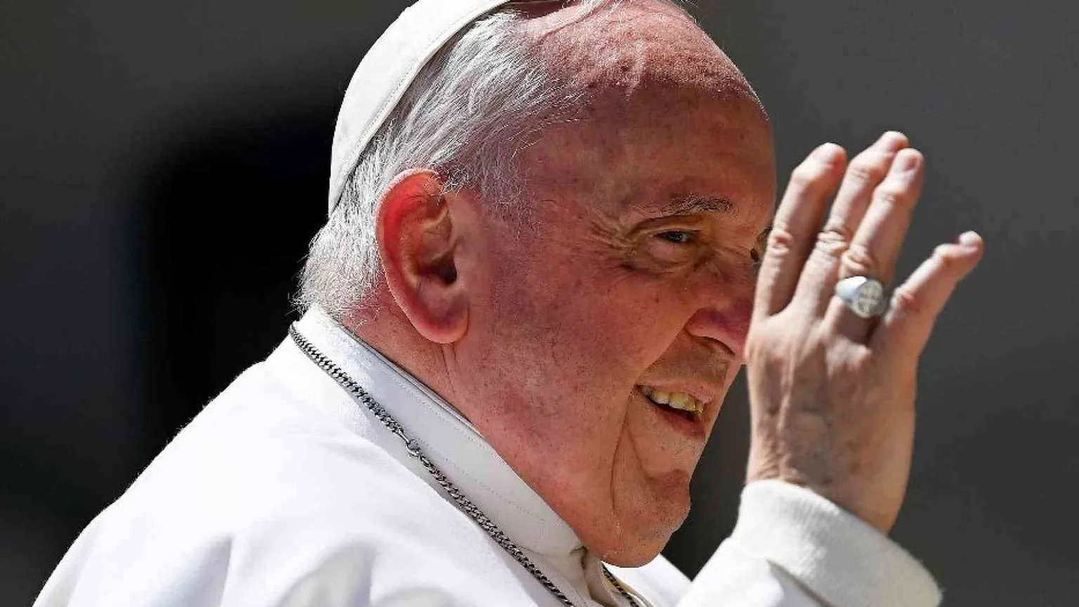Come seguire il viaggio di papa Francesco in Ungheria su Tv2000 e radio InBlu