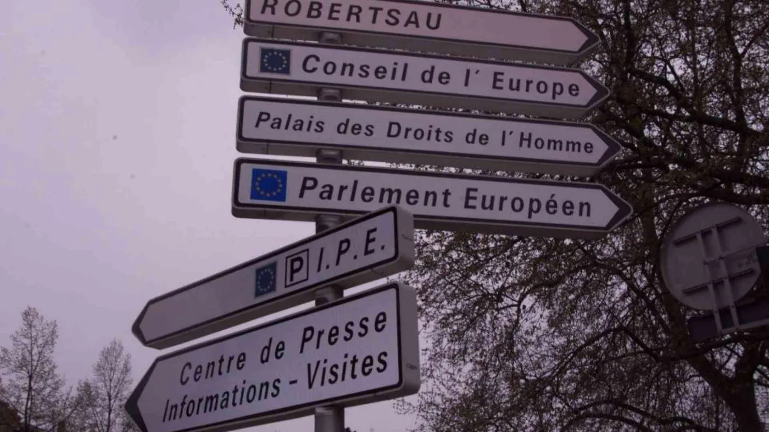 L'Europa sprofondata nel nulla della sua crisi e la forza vitale dei suoi popoli