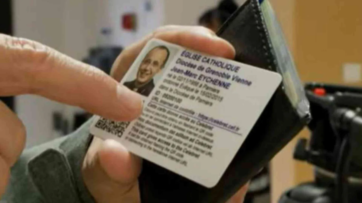 In Francia la lotta agli abusi passa anche da un codice QR