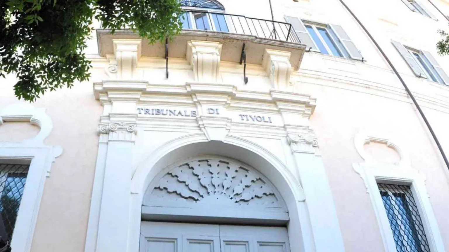 Arrestato per abusi ex insegnante di religione, già denunciato dalla diocesi