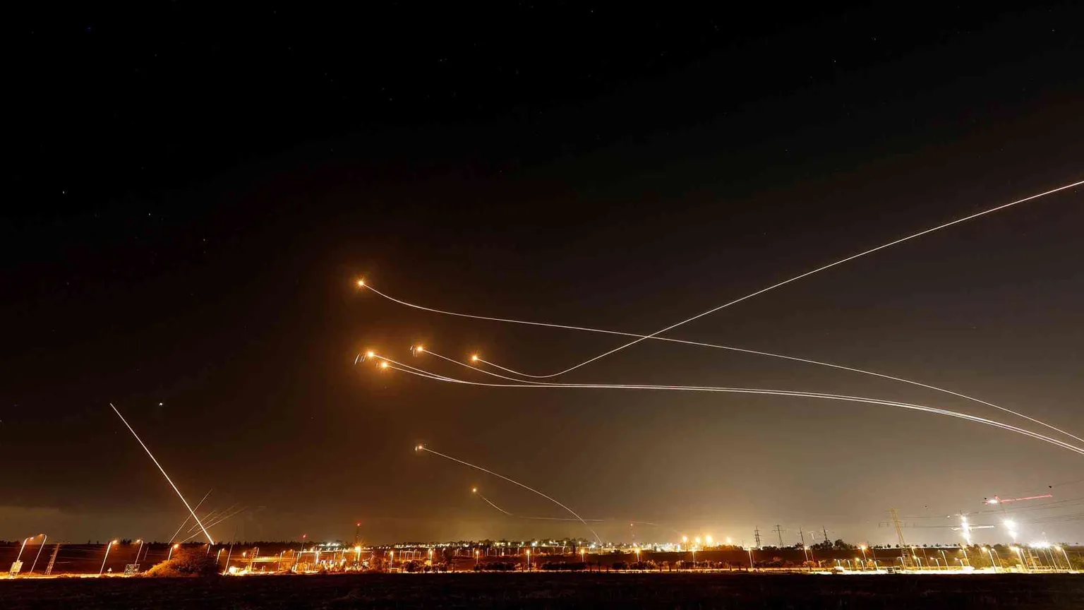 Com'è nato e cos'è Iron Dome, il sistema anti-missile che protegge Israele
