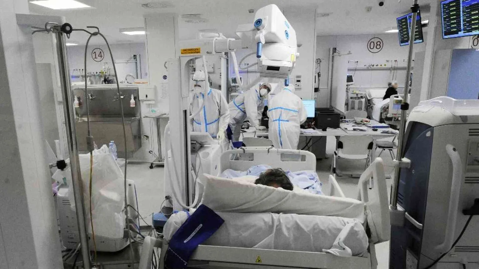 «Nel 2020 il Covid ha causato 78.673 morti». Ma il calcolo delle vittime divide
