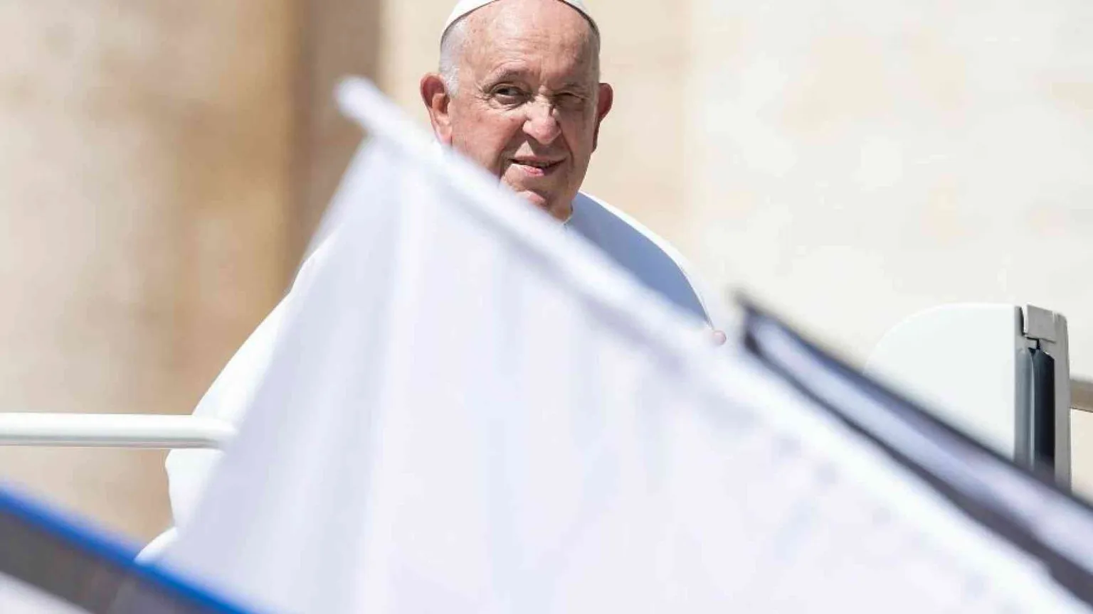 Papa Francesco sta meglio, riprendono i suoi incontri
