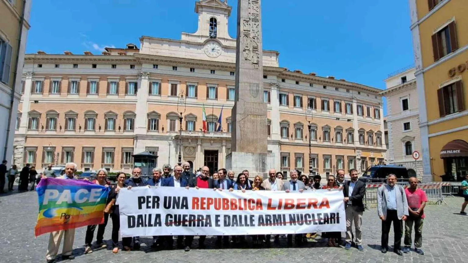 Appello di 32 associazioni: «L'Italia aderisca al bando delle armi nucleari»