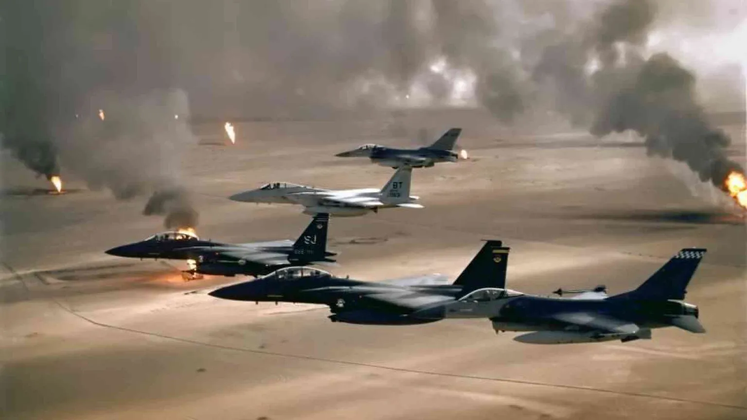 E con il primo bombardamento aereo nacque la guerra "sporca"