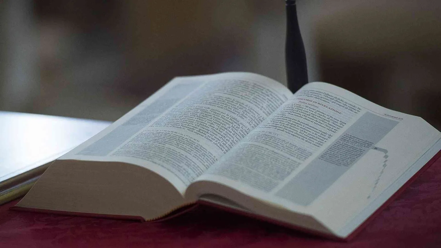 «Volgare e violenta»: lo Utah vieta la Bibbia a scuola