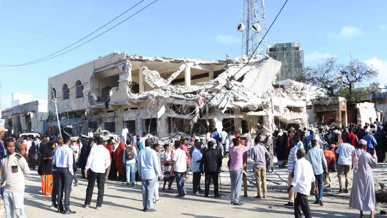 Esplosioni a sud di Mogadiscio: due bimbi tra i 22 morti