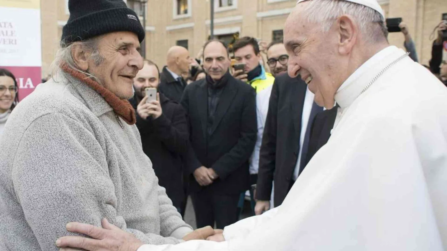 Giornata per la Carità del Papa, tutti con Francesco