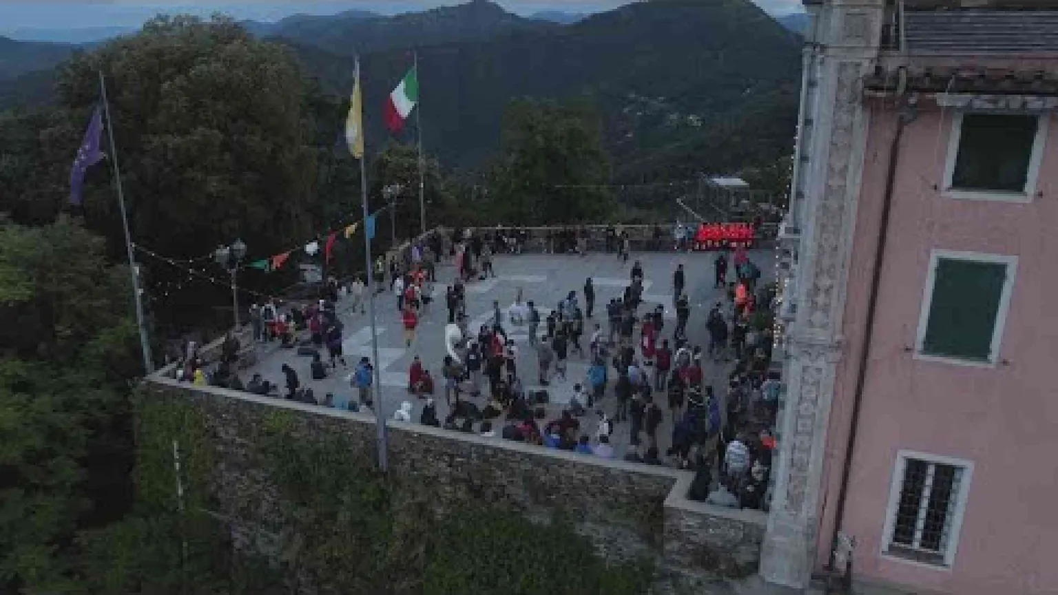 Pellegrini nella notte: da Rapallo inizia così il cammino verso Lisbona
