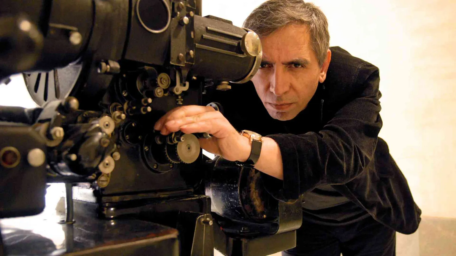 Makhmalbaf: «Il mio nuovo film illuminerà Kabul»