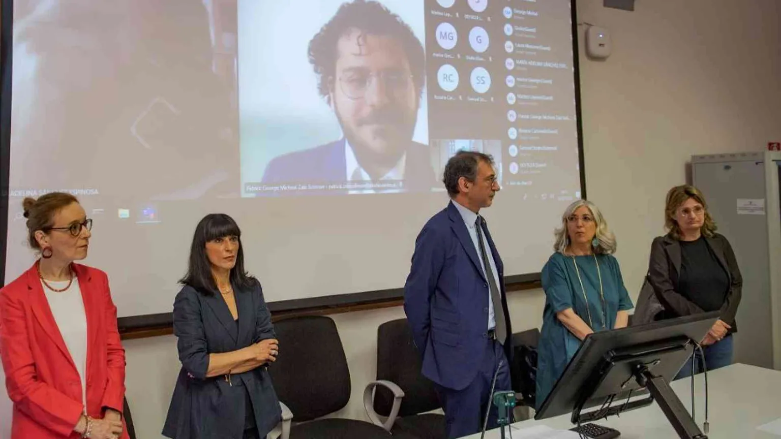 Zaki si laurea in videocollegamento con 110 e lode