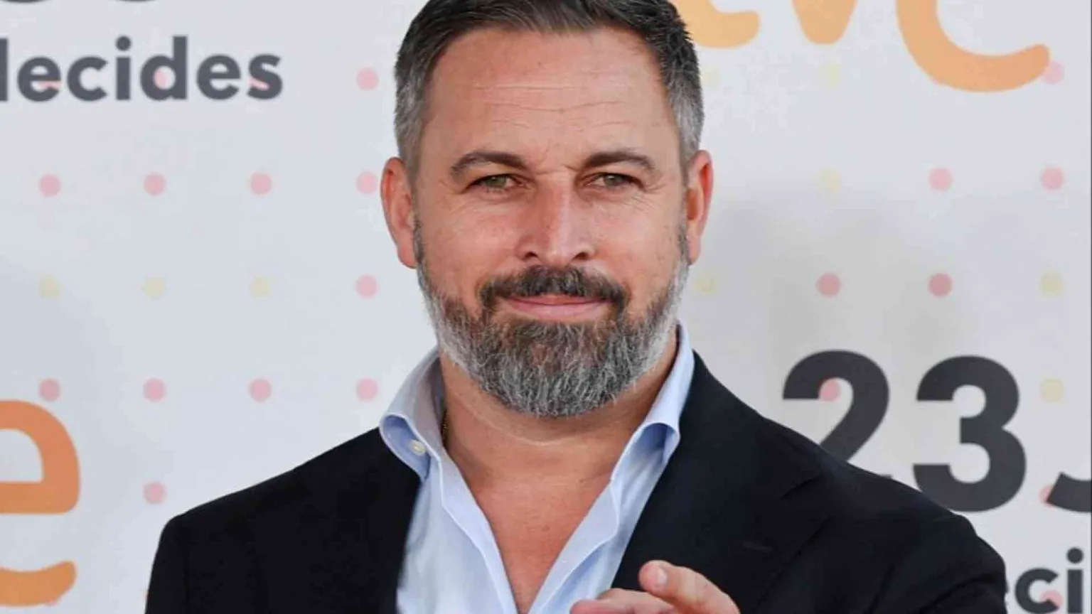Vox, Abascal mostra i muscoli e torna sul fronte catalano