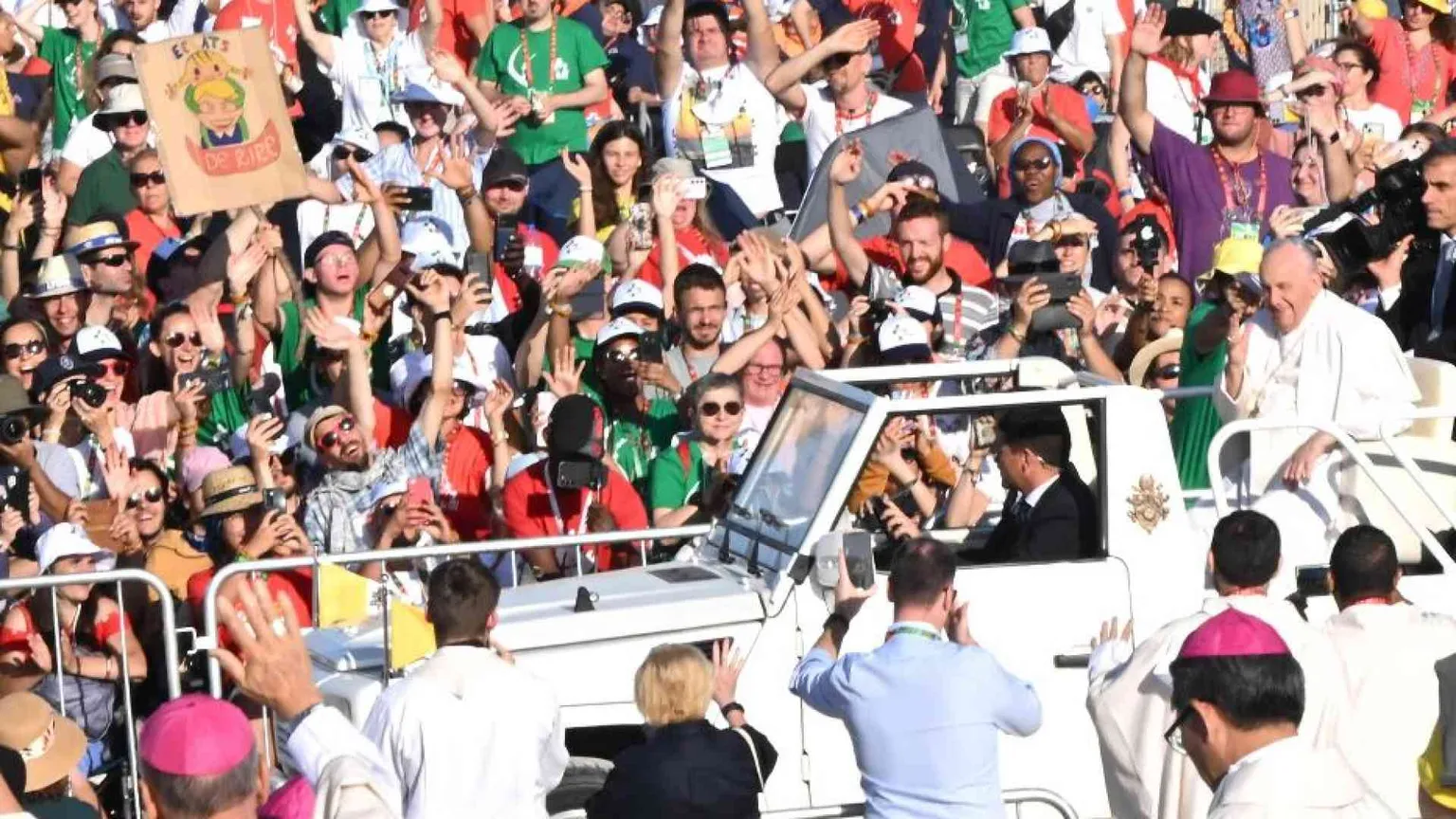 Il Papa ai giovani "Non temete". Prega per la pace. Prossima Gmg a Seul