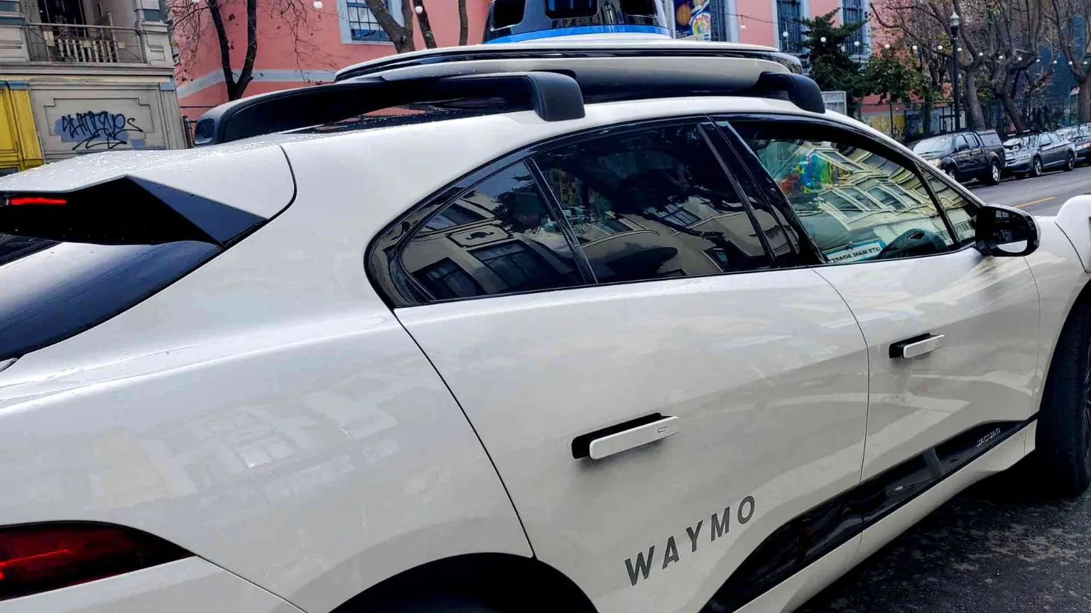 A San Francisco via ai taxi senza il tassista
