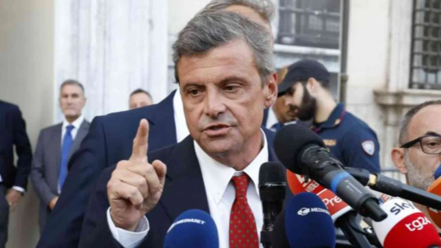 Calenda: sui salari dialogo storico ma la soglia minima a 9 euro è cruciale