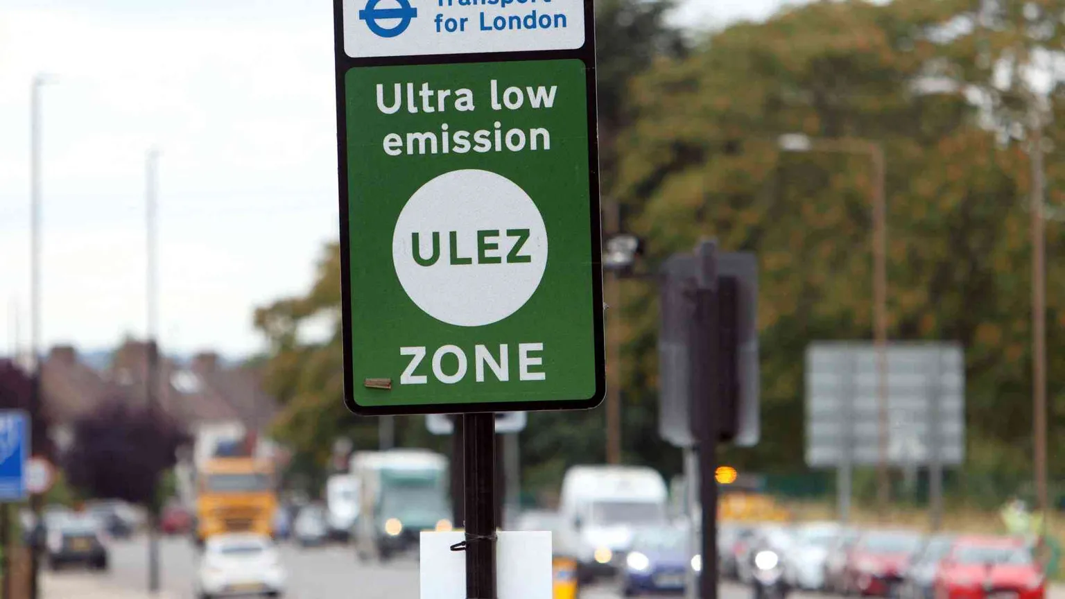 No alla Ztl a Londra, vandalizzate quasi trecento telecamere