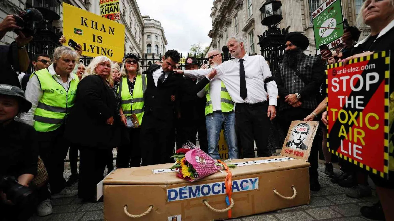 Londra regge, ma la protesta cresce: no alla più grande Ztl del mondo