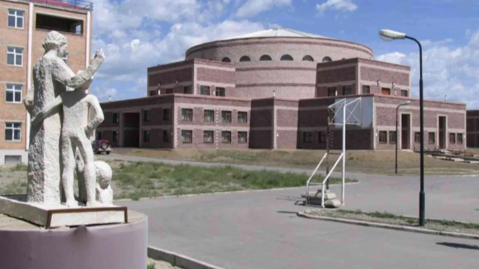 Il Papa parte per la Mongolia, «visiterà una Chiesa nascente»