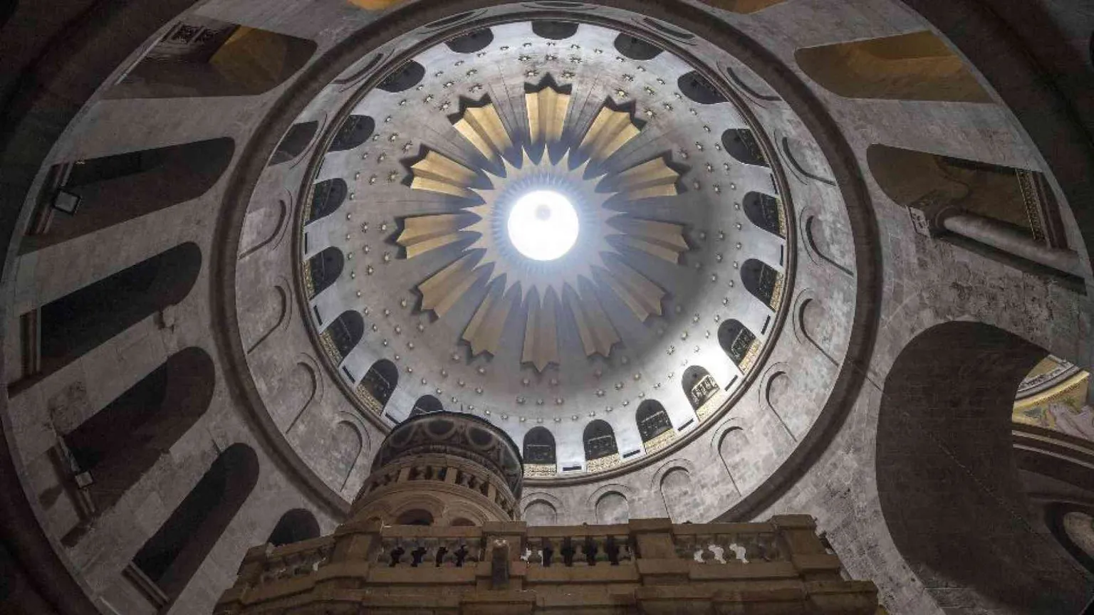 Il Papa a Schmitt: pellegrini in Terra Santa per toccare il mistero