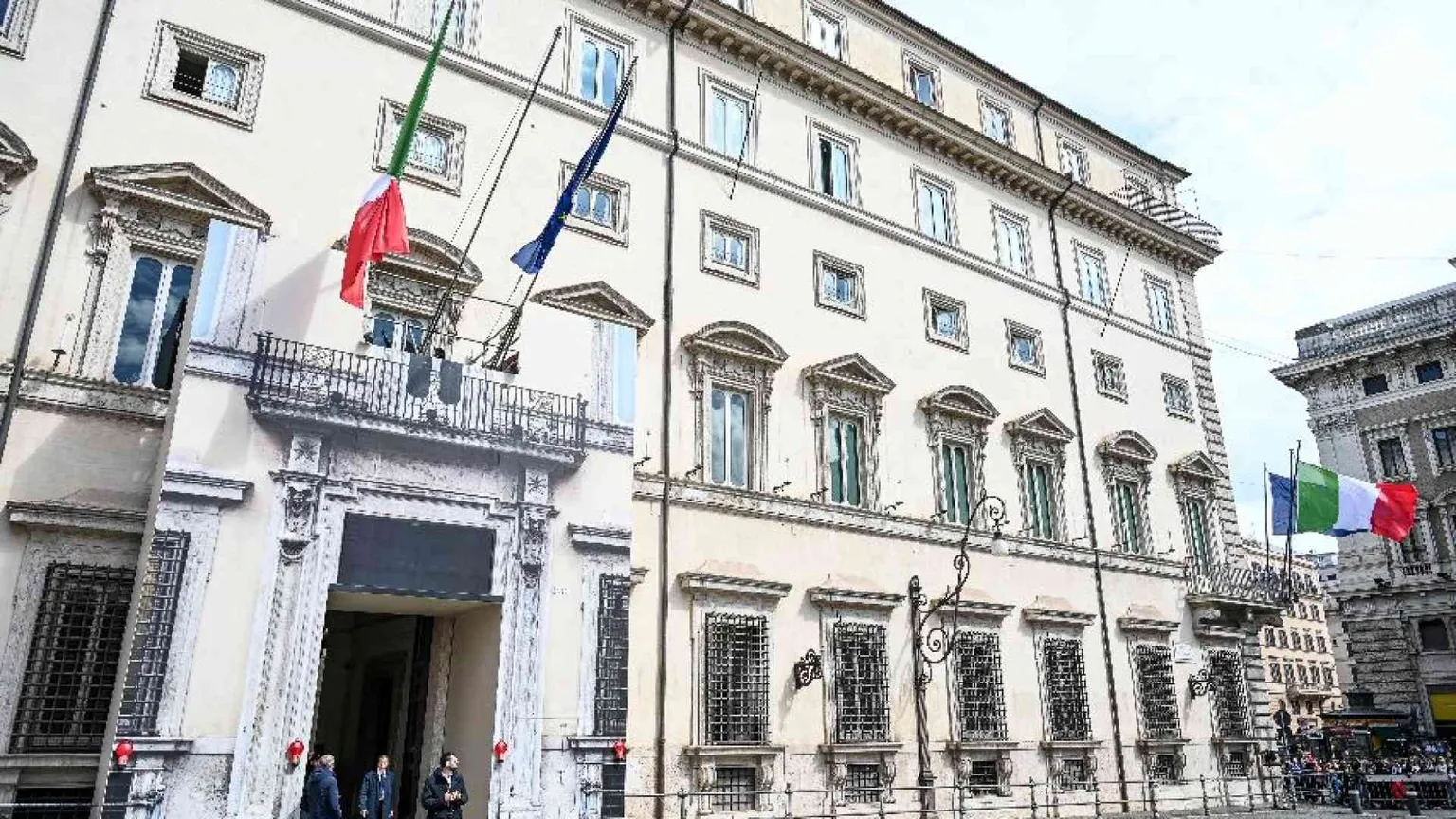 In arrivo un “pacchetto” con daspo per minori e sicurezza urbana