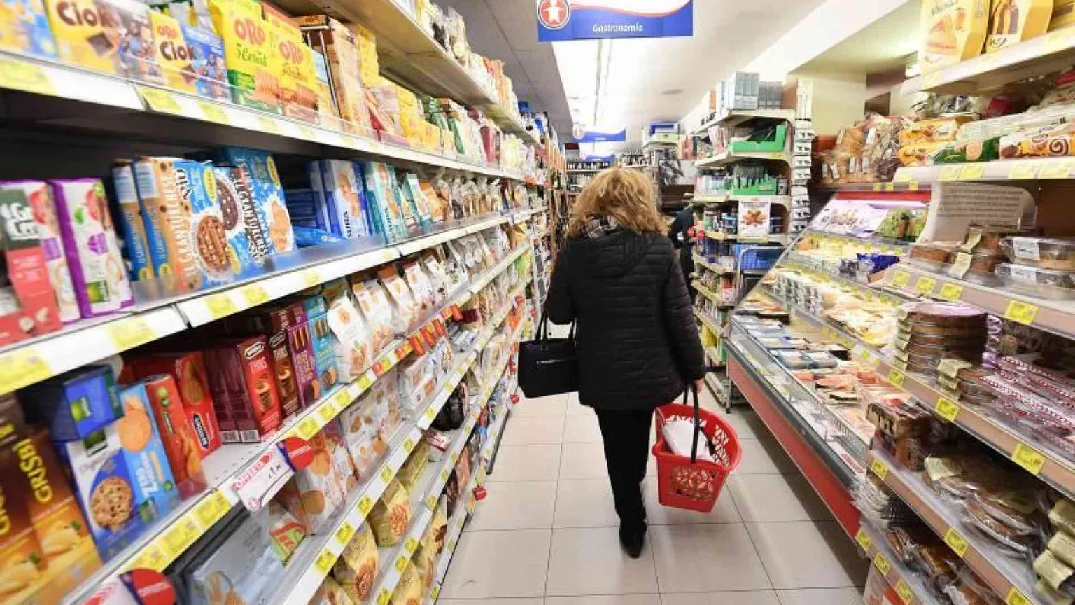 Consumi, è l’era delle rinunce: un italiano su tre prevede di tagliare