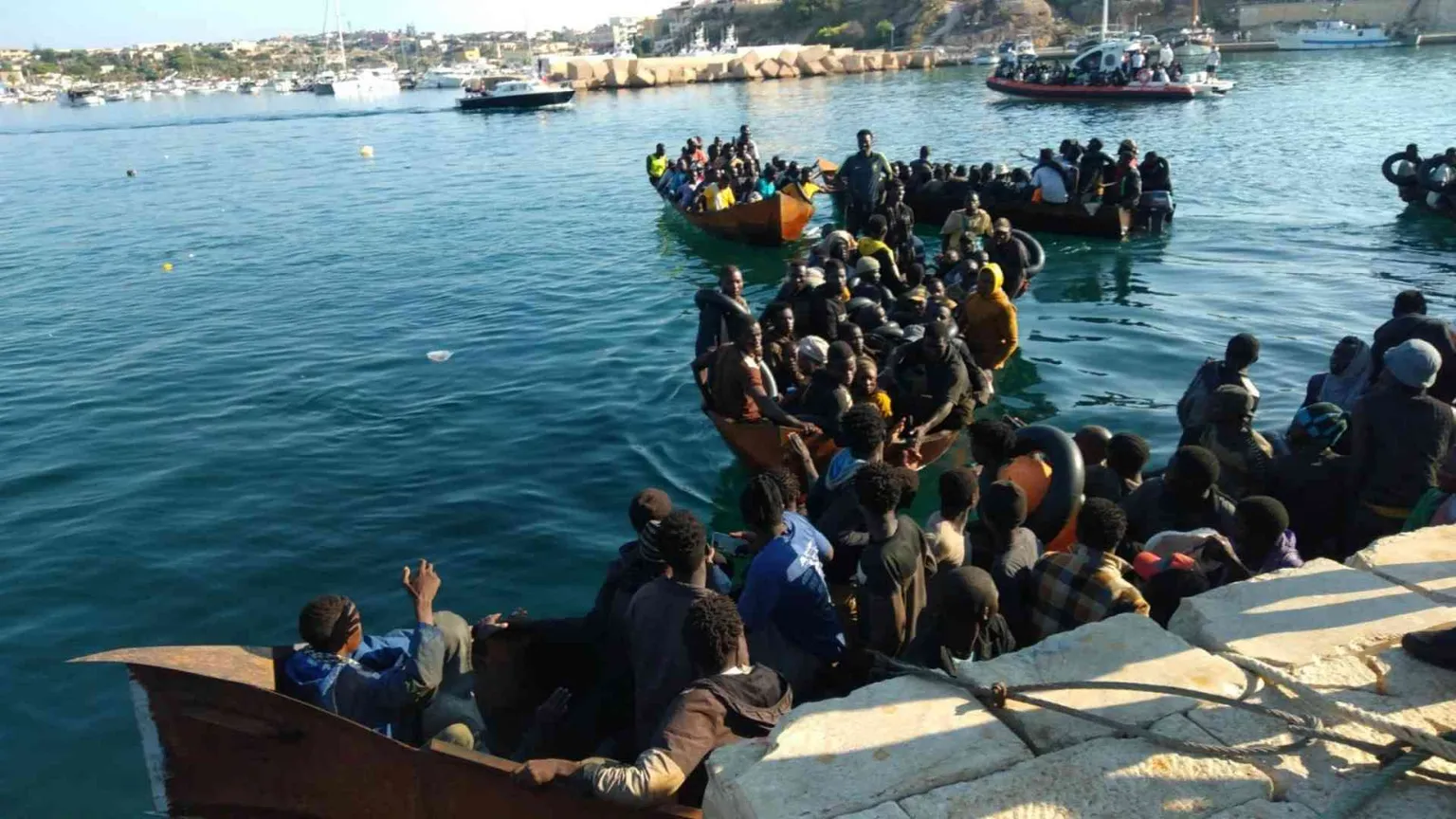 Record di sbarchi, il sindaco: non reggiamo l'urto