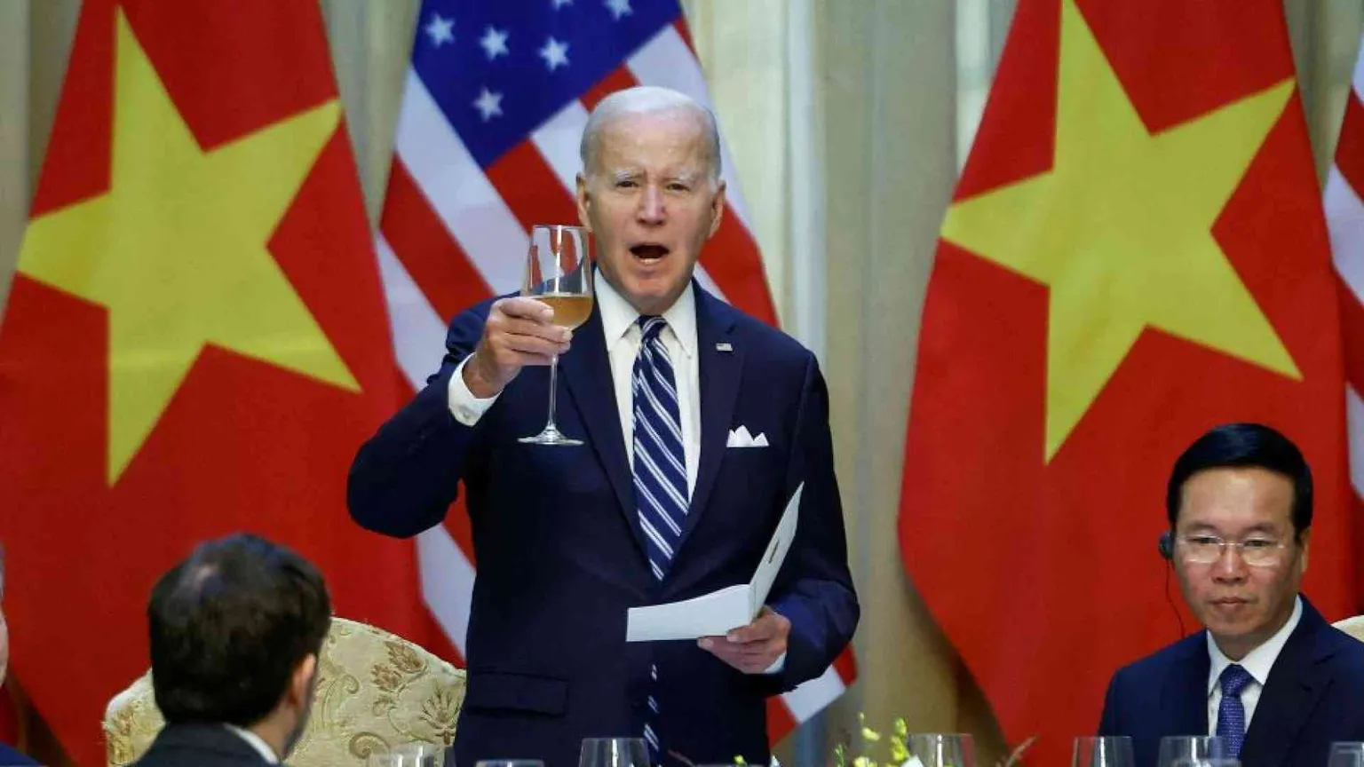 Il capo della Camera avvia l'indagine per l'impeachment contro Biden