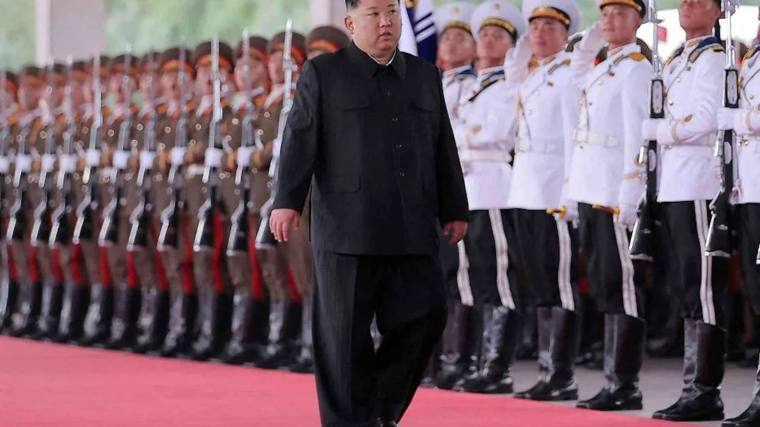 Kim è in Russia. E Putin "abbraccia" Trump
