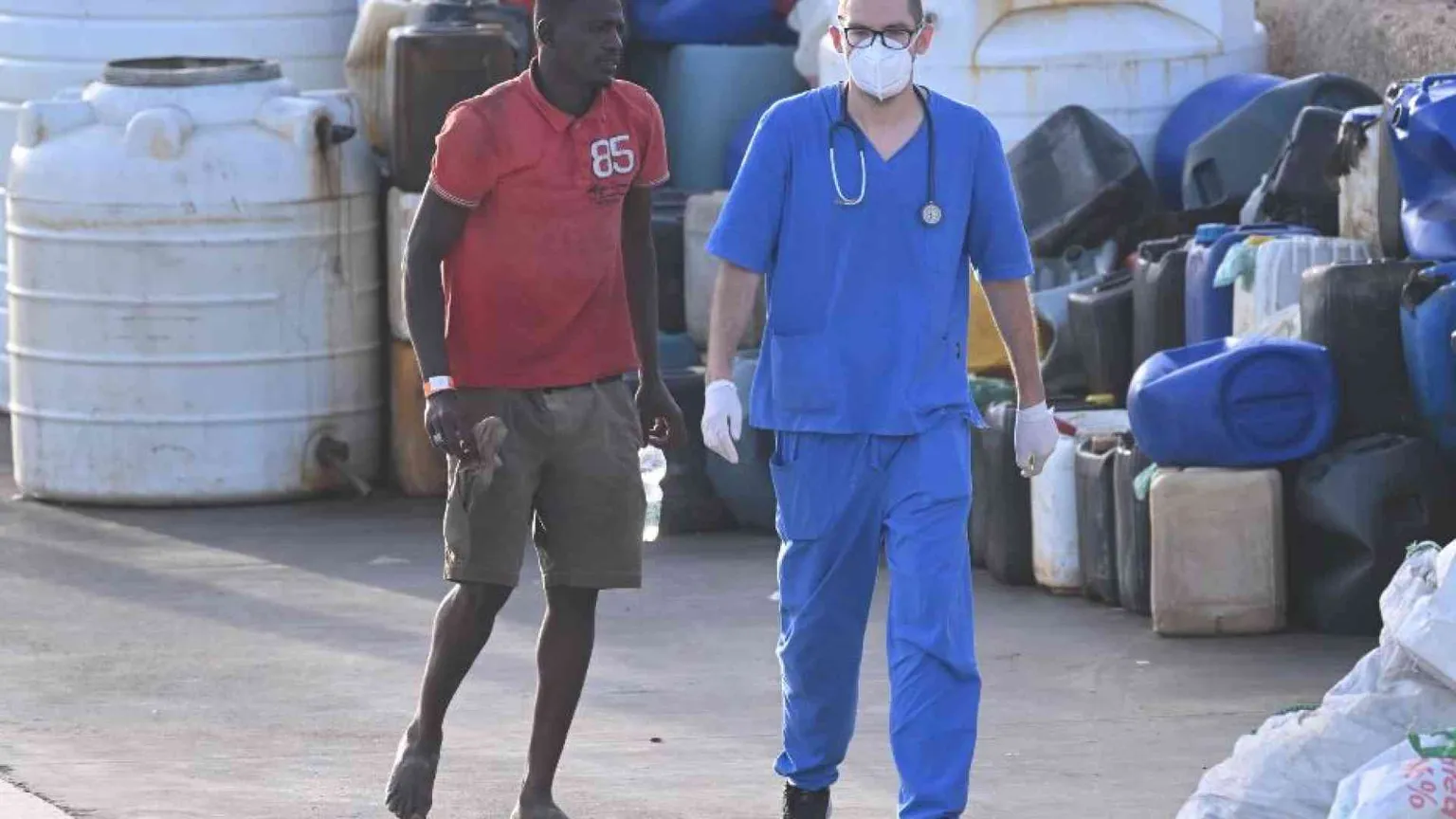 Francia: non accoglieremo migranti da Lampedusa. Lega: basta chiacchiere