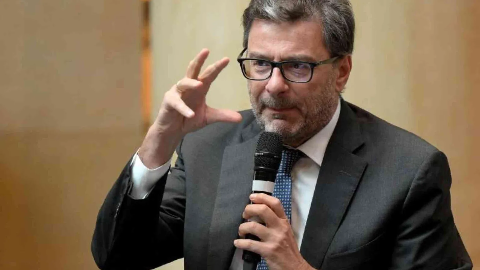 Il governo cambia versione. Le banche potranno evitare la tassa