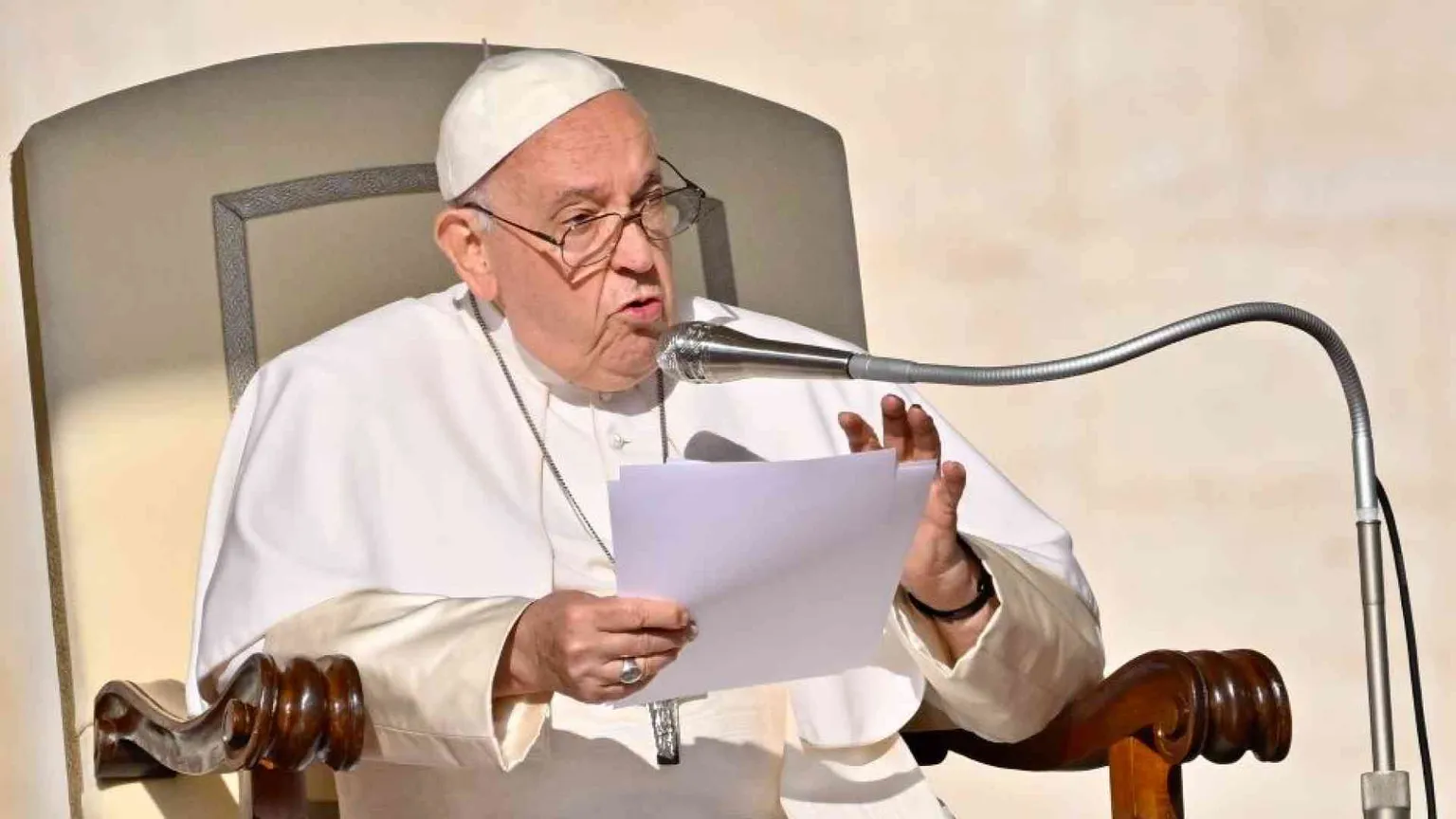 Il Papa: il Mediterraneo è culla di civiltà, non diventi tomba