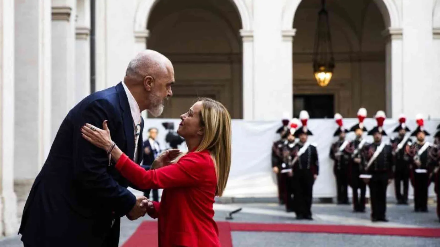 Arriva la stretta su espulsioni e minori