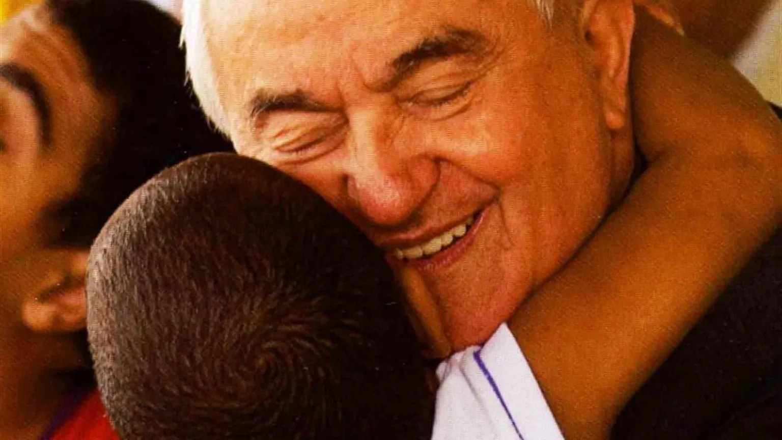 Adozione mite, la profezia di don Benzi
