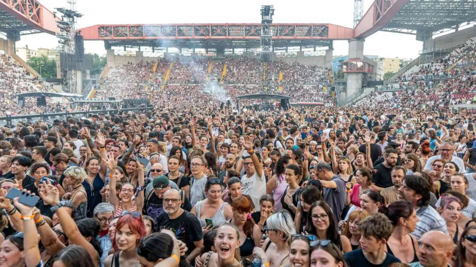 Ascoltare e provare a capire il senso delle relazioni e del presente