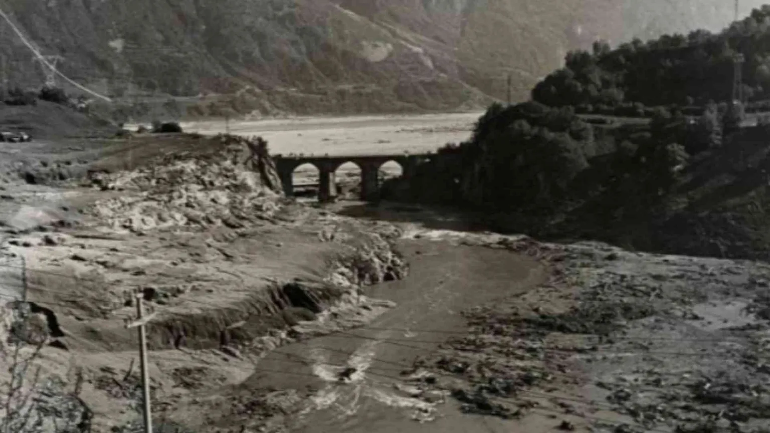 Nel cimitero del Vajont: «Io, sopravvissuta». L'omaggio di Mattarella