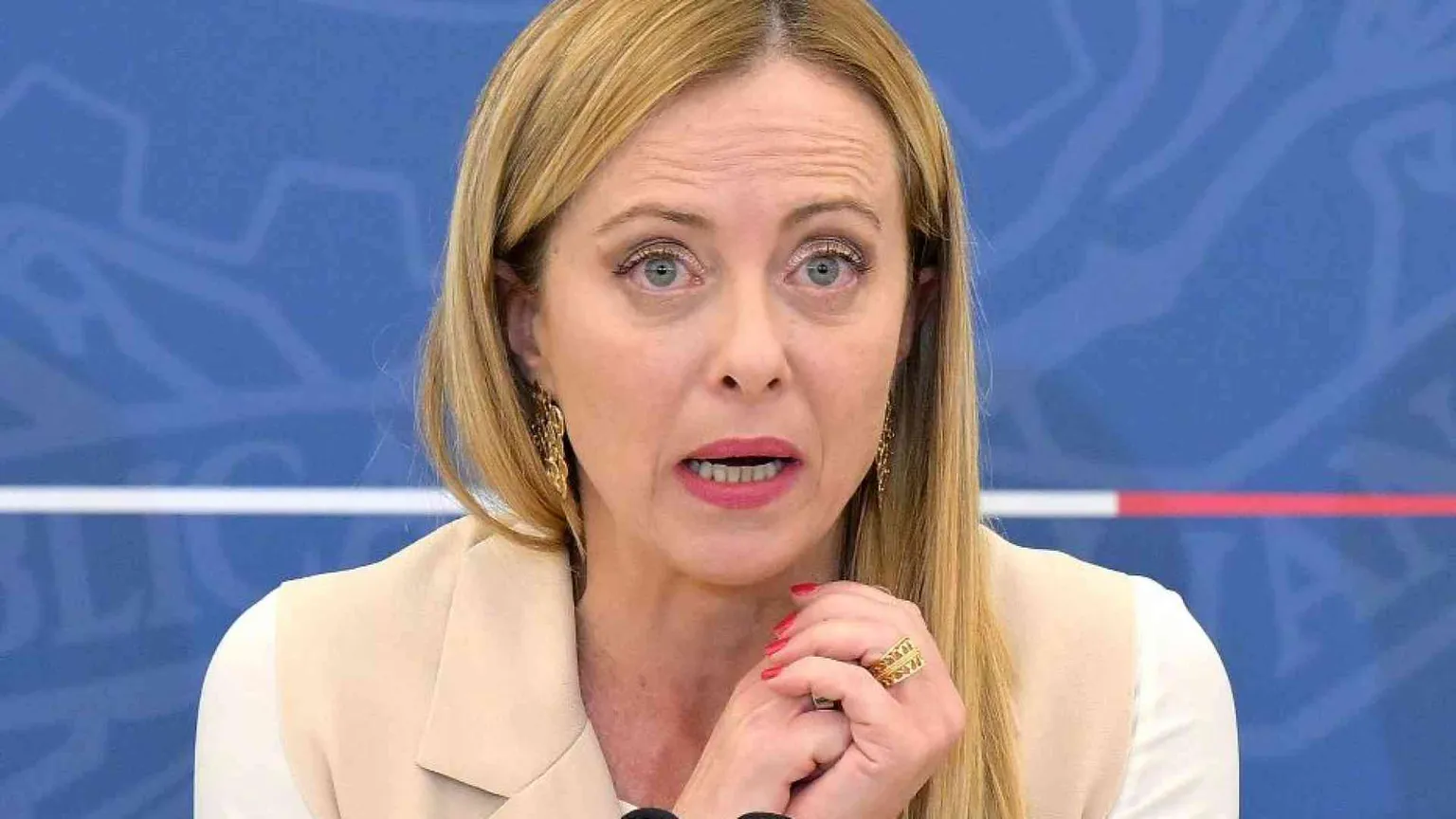 Promessa mantenuta sul sostegno ai redditi bassi ma pesa il super deficit