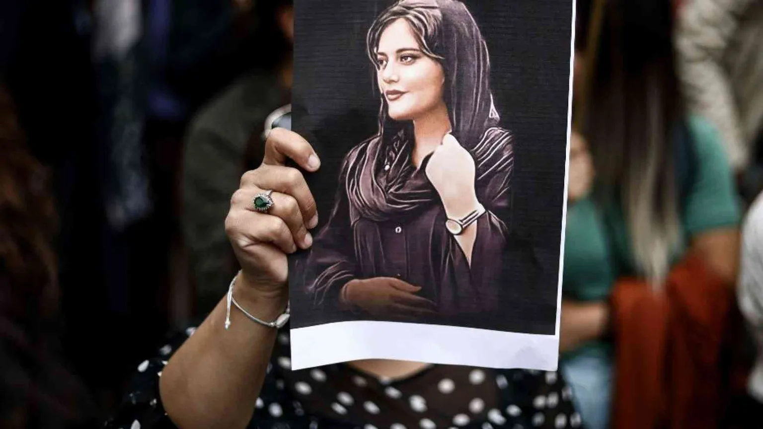 Premio Sakharov a Mahsa Amini e al movimento delle donne iraniane